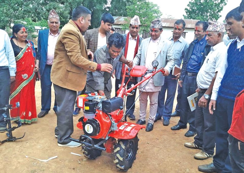 मकै जोनको अनुदान आफन्त र परिवारलाई