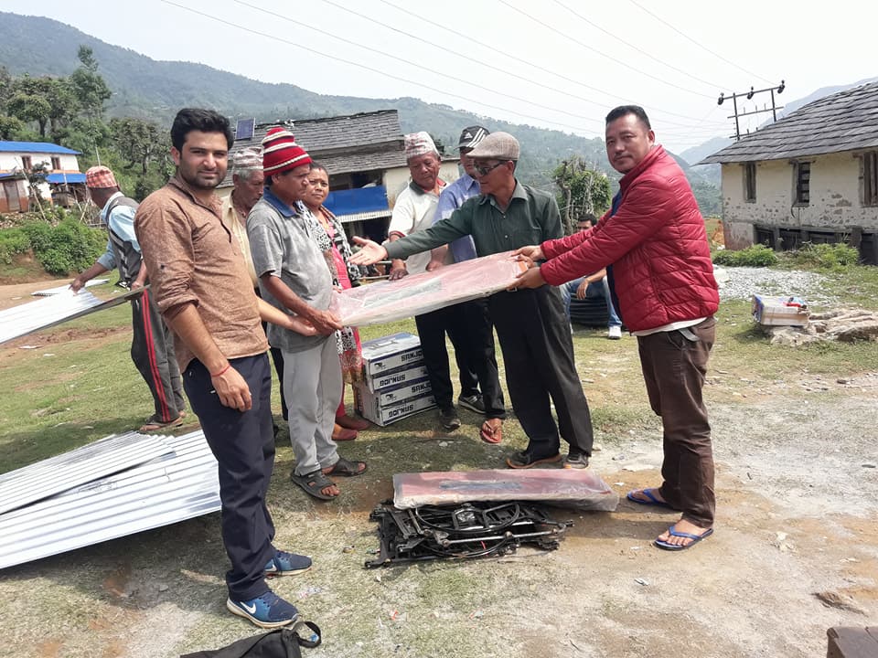 बालाकोटका दलित समुदायलाई सिपमुलक सामग्री वितरण