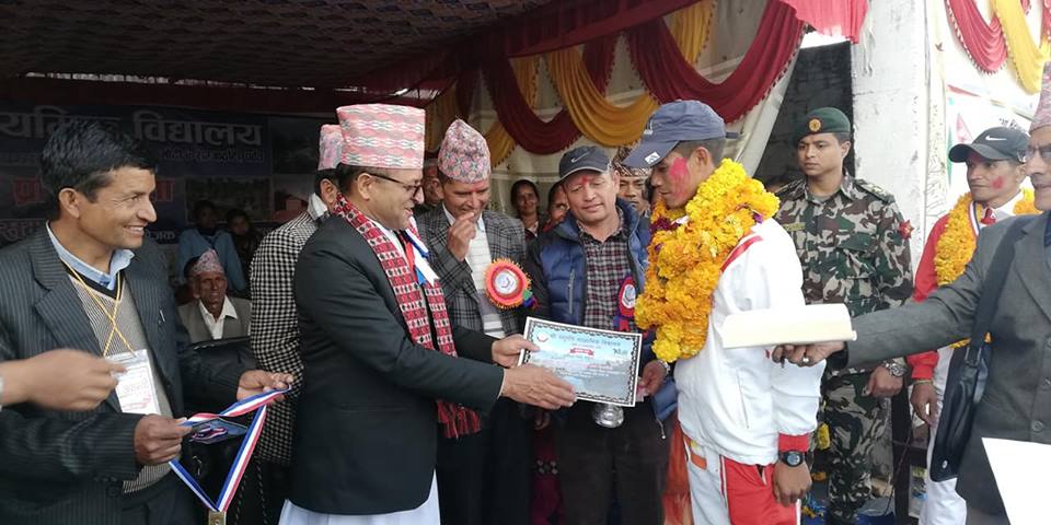 पर्वतमा हाफ म्याराथुन,ठकुरीलाई उपाधी