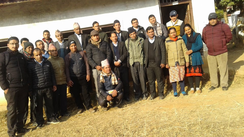 फलेवासमा अंग्रेजी र गणित पढाउने शिक्षक एकजुट