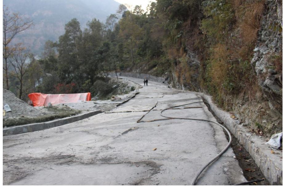 जलजलाका अध्यक्ष मल्लको पहलमा मोहन चोक–मल्लाज सडक कालोपत्रे,पाँच बर्षमा मुख्य सडक  कालोपत्रे गर्ने