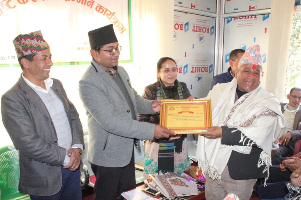 फलेवासका उत्कृष्ट करदाता सम्मानित, फलेवास मुलुकै कम कर लिने नगरपालिका–मेयर शर्मा