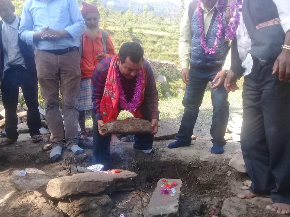 पर्वतको थापाठानामा बन्ने राधाकृष्ण मन्दिरको शिलान्यास