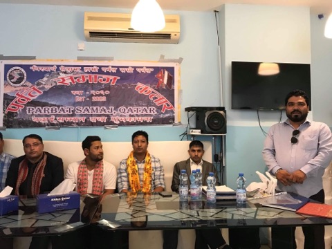 चर्चित लोकदोहोरी गायक कुलेन्द्र विश्वकर्मा कतारमा सम्मानित