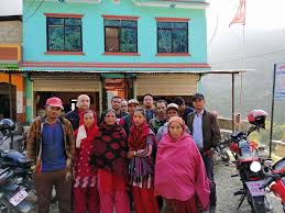 अन्तराष्ट्रिय पर्वत समाजले जलजलाका पहिरो पीडितलाई घर हस्तान्तरण गदै