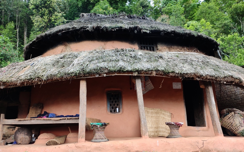पर्वतमा लोप हुँदै परम्परागत घुमाउने घर