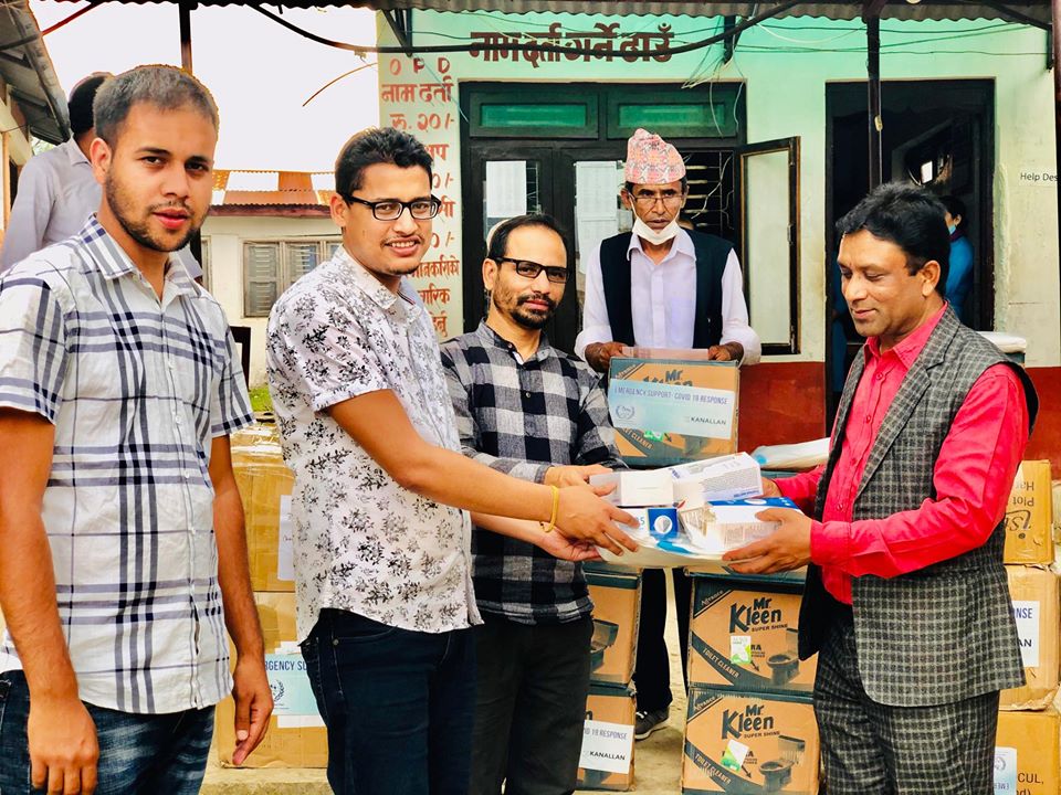 पर्वत अस्पताललाई ४ लाख भन्दा बढिको स्वास्थ्य सामग्री सहयोग