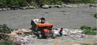 बजारको फोहोरले दुर्गन्धित हुँदै कालीगण्डकी
