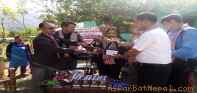 लोक तथा दोहोरी प्रतिष्ठानद्धारा कारागारमा बन्दीहरुलाई रेडियो सेट प्रदान