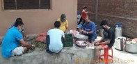पर्वत : पोखरा बागलुङ राजमार्ग हुँदै जाने यात्रुहरुलाई खाना ख्वाउन थालियो